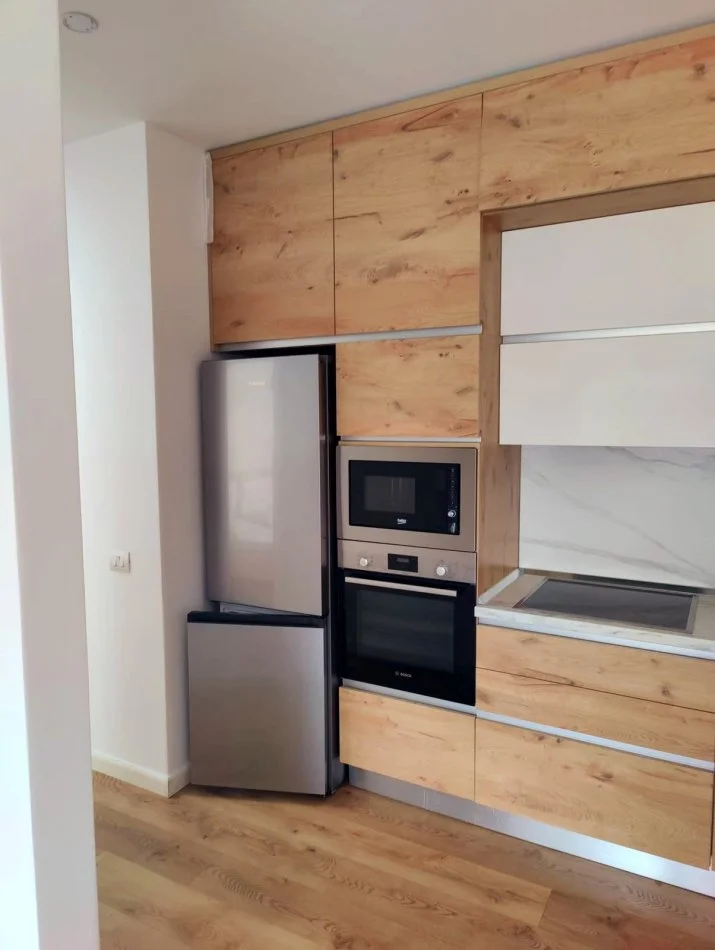 Tirane, jap me qera apartament 2+1+Ballkon Kati 3, 100 m² 700 € (Jordan Misja, Hurry Fulz)