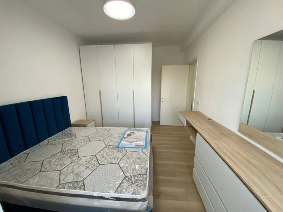 Tirane, jepet me qera apartament 2+1+Ballkon Kati 9, 85 m² 650 € (Ish Fusha e Aviacionit)