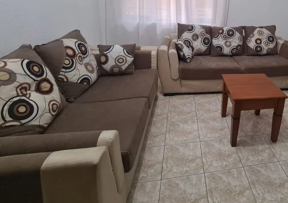 Tirane, jepet me qera Vile 1+1+Ballkon Kati 2, 60 m² (Mbrapa Universitetit te Sporteve, Zogu Zi)