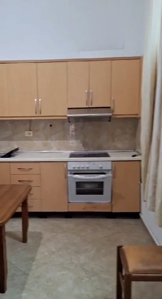 Tirane, jepet me qera apartament 2+1+Ballkon Kati 3, 70 m² (Mbrapa Lavazh 007,Rruga Jordan Misja)