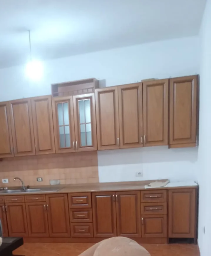 Tirane, jepet me qera Vile 1+1 Kati 3, 63 m² (Pran Bulevardit te Ri,5 min nga Zogu i pare)