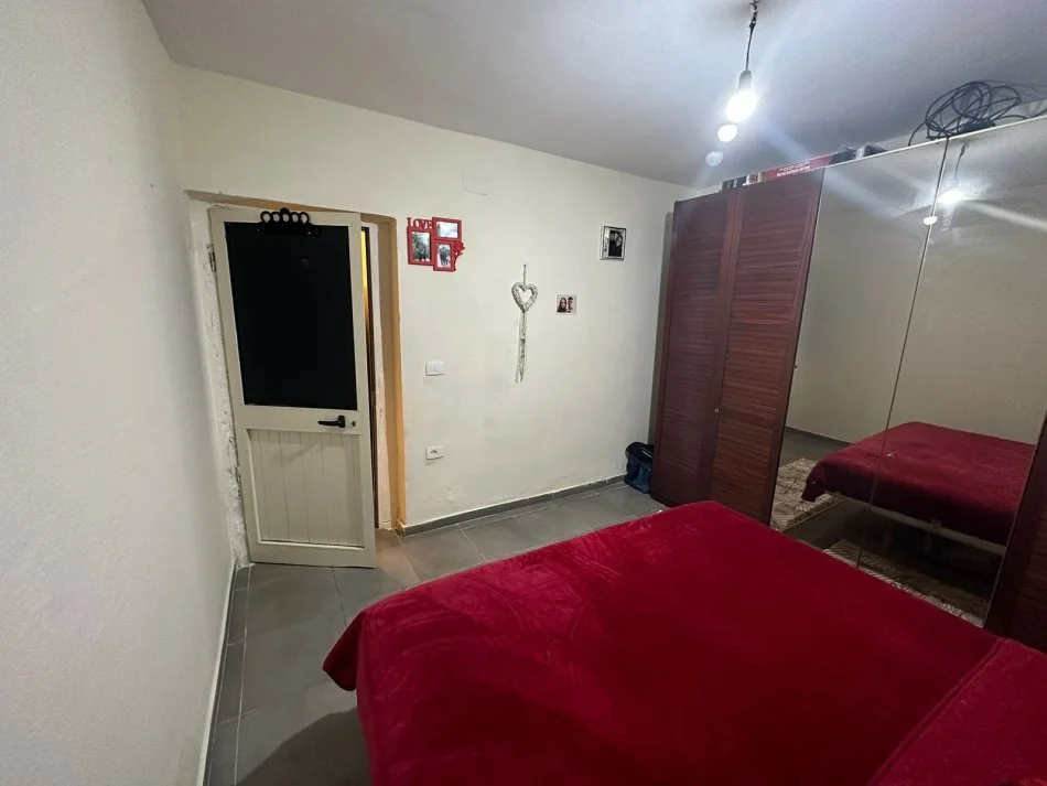 Tirane, jepet me qera apartament 1+1 Kati 1, 45 m² 280 € 