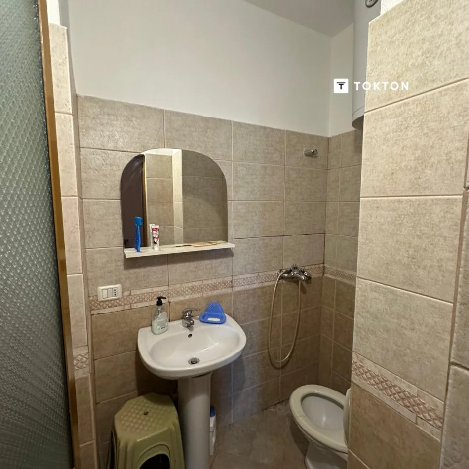 Tirane, shes apartament 2+1+2+Ballkon Kati 7, 115 m² 160.000 € (Rruga 5 Maj Tirane)