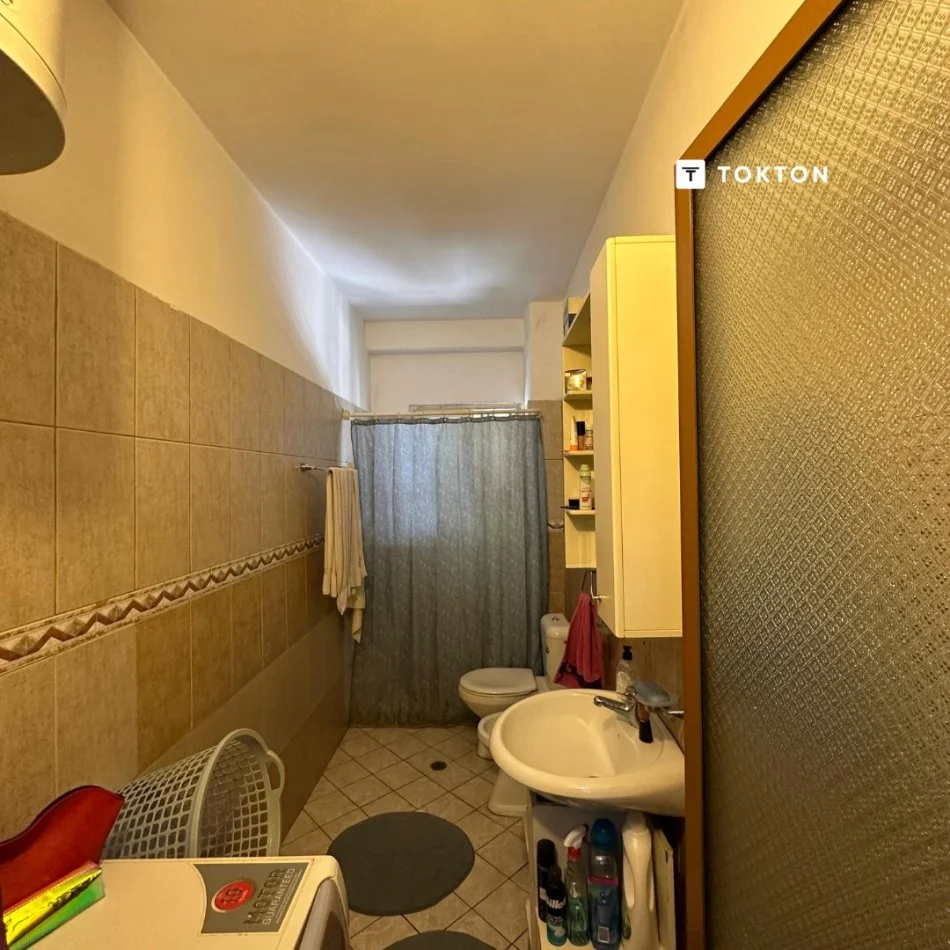 Tirane, shes apartament 2+1+2+Ballkon Kati 7, 115 m² 160.000 € (Rruga 5 Maj Tirane)