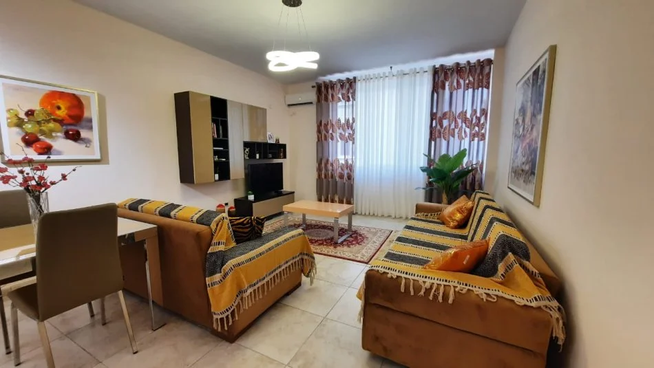 Durres, jepet me qera apartament 1+1+Ballkon Kati 2, 70 m² 600 € (Kopshti Botanik)