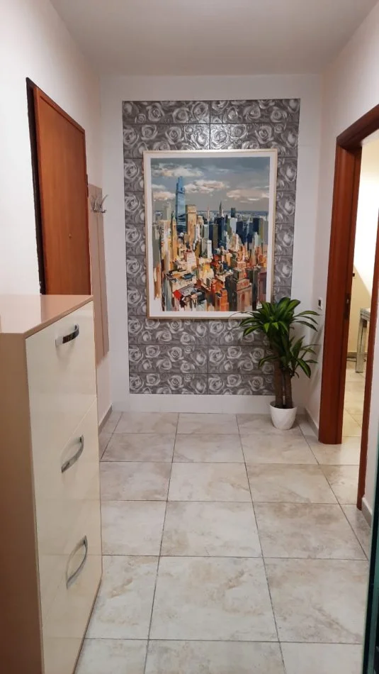 Durres, jepet me qera apartament 1+1+Ballkon Kati 2, 70 m² 600 € (Kopshti Botanik)