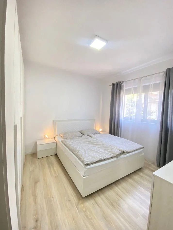 Tirane, shitet apartament 2+1 Kati 2, 1 m² 