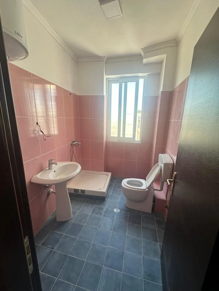 Tirane, shitet garsonier Kati 9, 50.000 € 