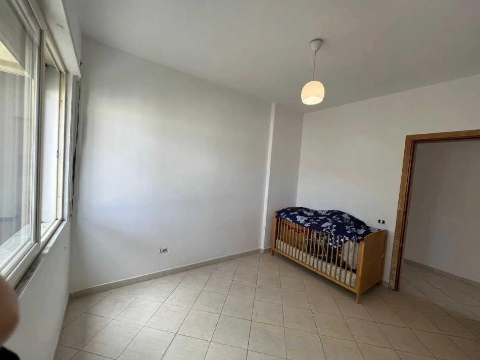 Tirane, shes 2+1 Kati 12, 117 m² 170.000 € (Rruga e kavajes)