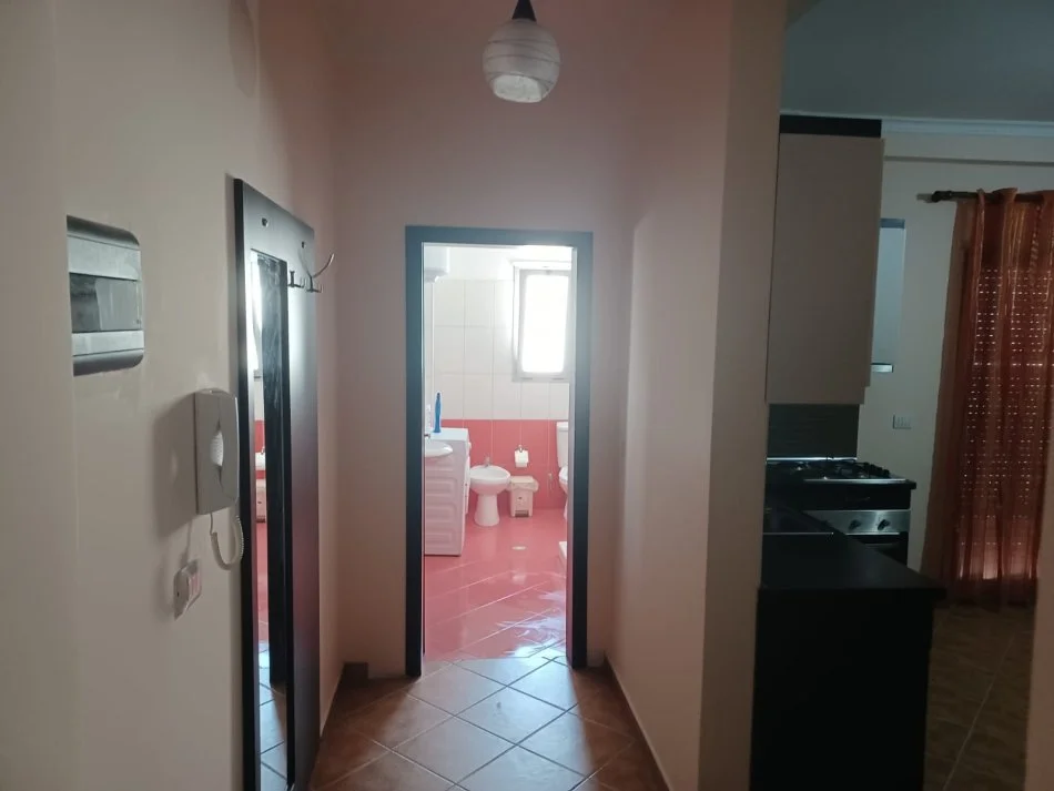 Vlore, shitet apartament 1+1 Kati 3, 41 m² 93.750 € (Uji i Ftohtë)