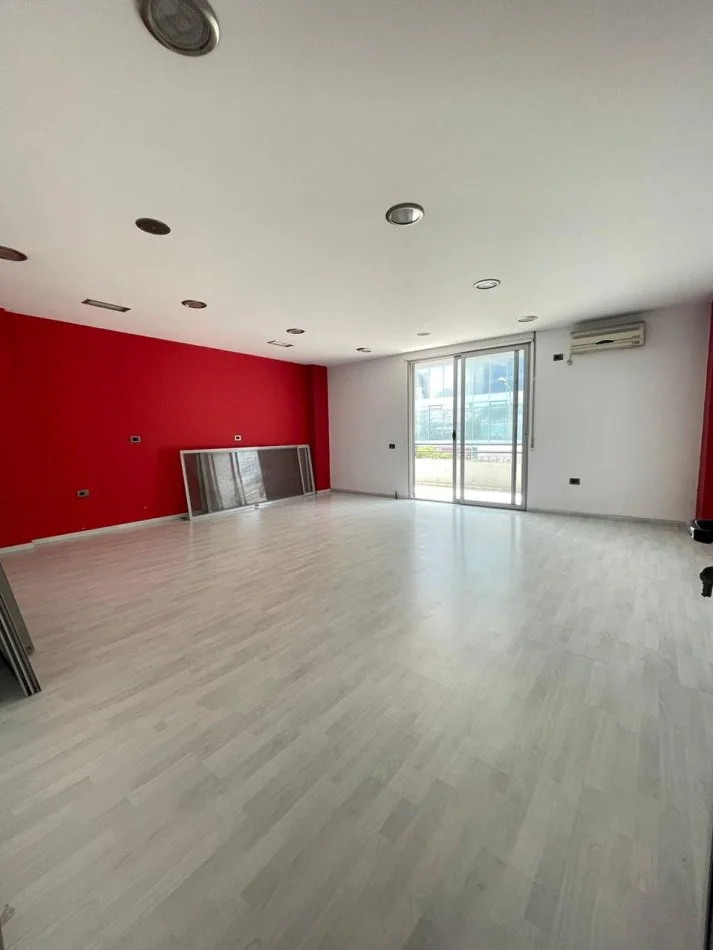 Casa Italia, qira ambient biznesi Kati 1, 152 m² 1000 €