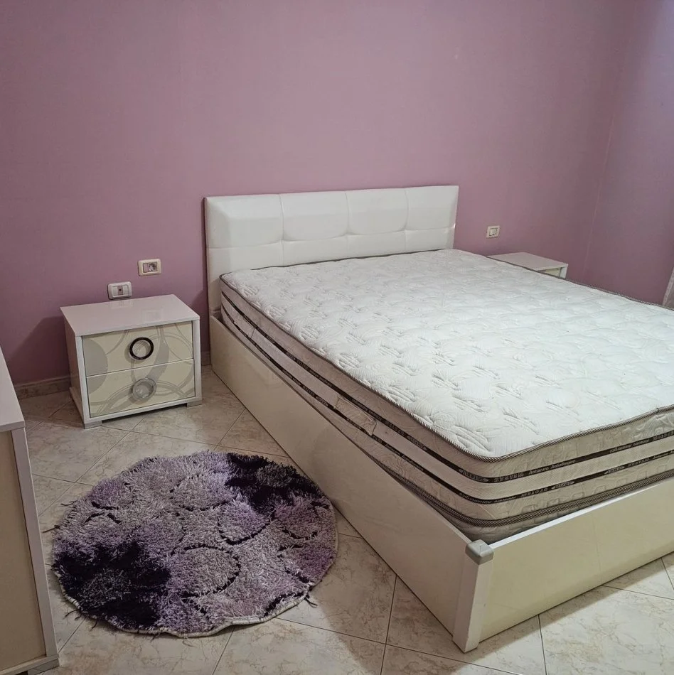 Tirane, shitet apartament 1+1 Kati 3, 