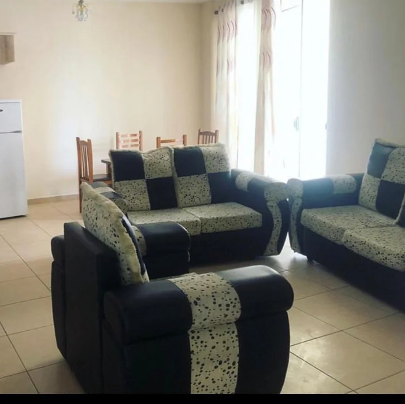 Tirane, jepet me qera apartament 1+1 Kati 3, 60 m² (Rruga 4 deshmoret)