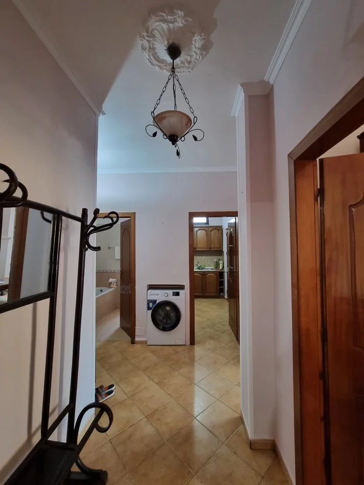 Tirane, jepet me qera apartament 2+1 Kati 5, 86 m² 600 € 