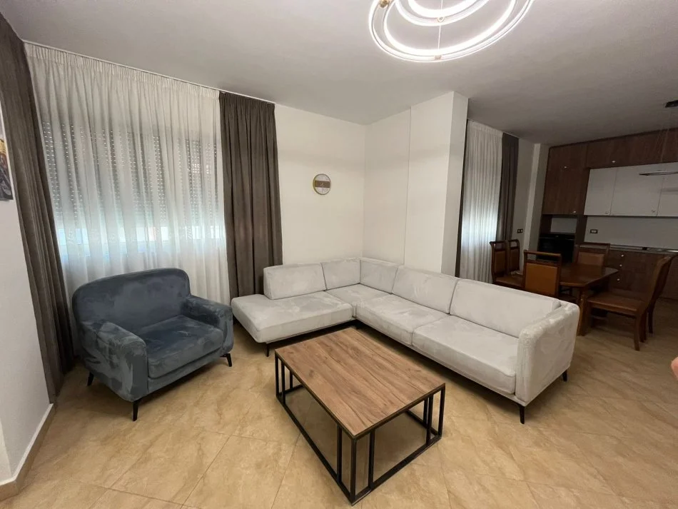 Tirane, jepet me qera apartament 2+1 Kati 4, 118 m² 118 € (5 maji)