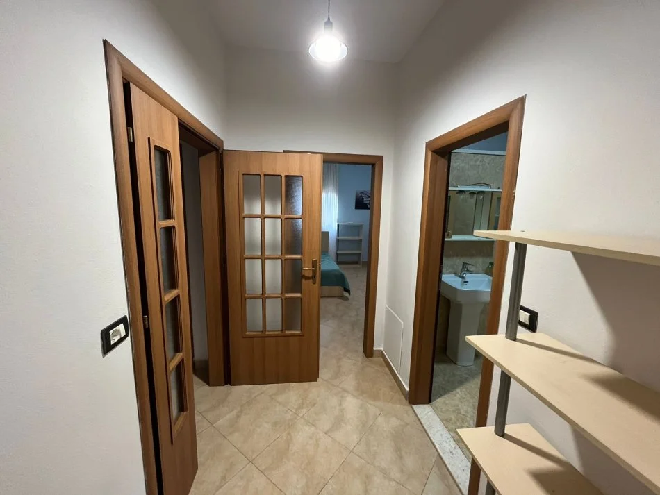 Tirane, jepet me qera apartament 2+1 Kati 4, 118 m² 118 € (5 maji)