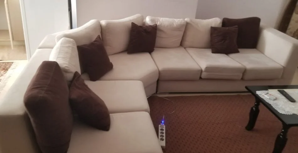 Tirane, jepet me qera Vile 1+1 Kati 2, 60 m² 230 € (5 min nga Amerikan 3,Yzberisht)