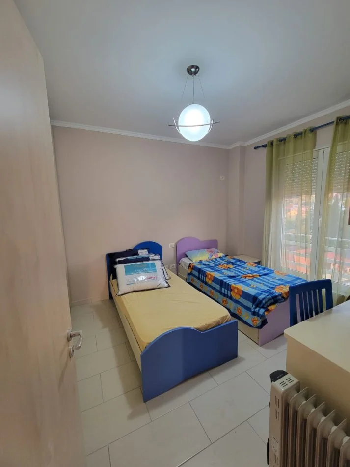 Tirane, jap me qera apartament 2+1+Ballkon Kati 6, 121 m² 120 € (Rruga Kadri Kerciku Qytet Studenti)