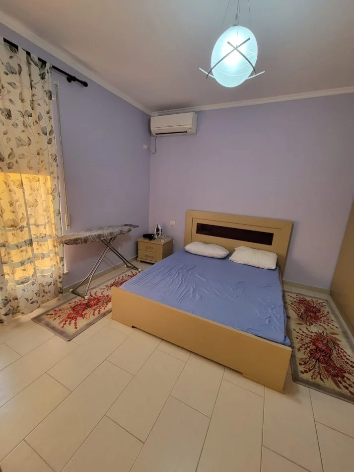 Tirane, jap me qera apartament 2+1+Ballkon Kati 6, 121 m² 120 € (Rruga Kadri Kerciku Qytet Studenti)