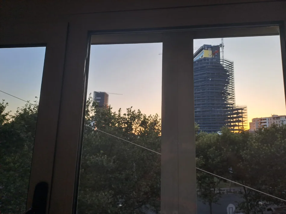 Tirane, jepet me qera zyre Kati 2, 80 m² 900 €