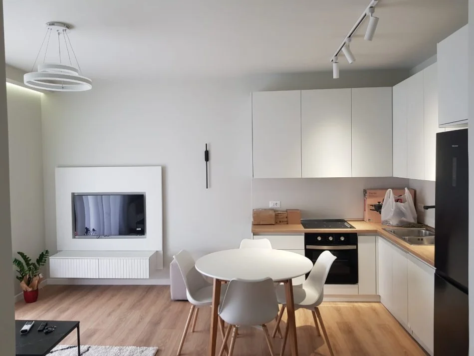 Tirane, jepet me qera apartament 2+1+Ballkon Kati 3, 98 m² 750 € (Kodra e diellit)