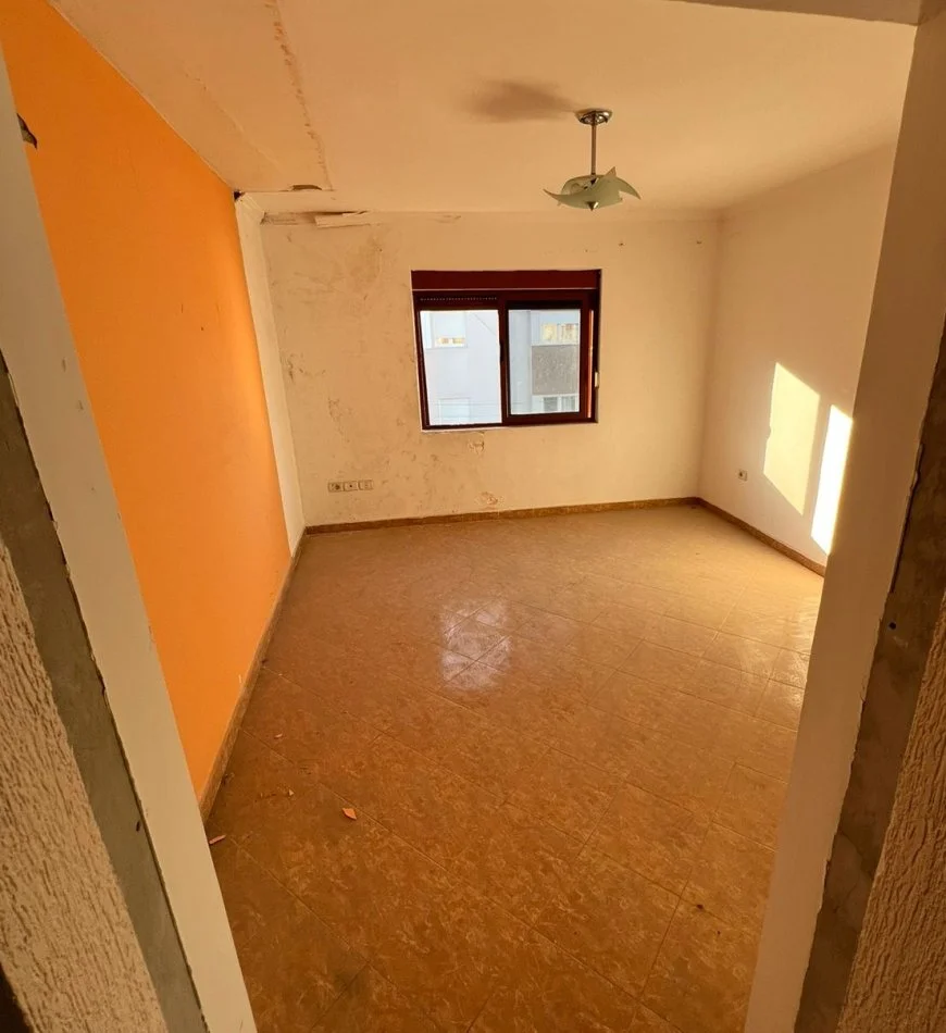 Tirane, shitet apartament 2+1 Kati 6, 