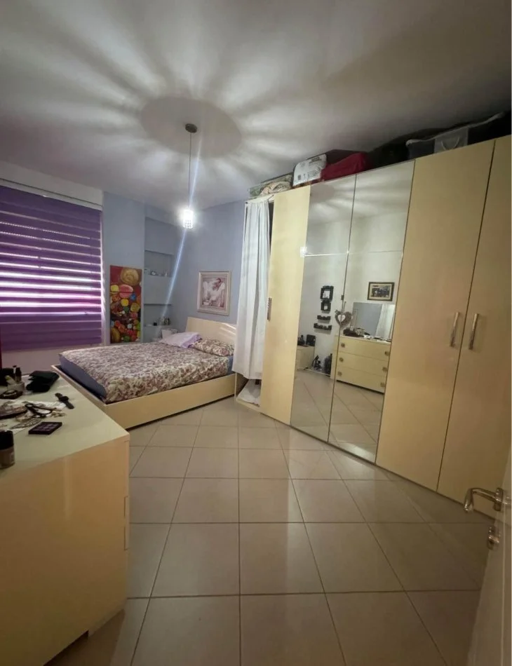 Tirane, shitet apartament 2+1 Kati 2, 
