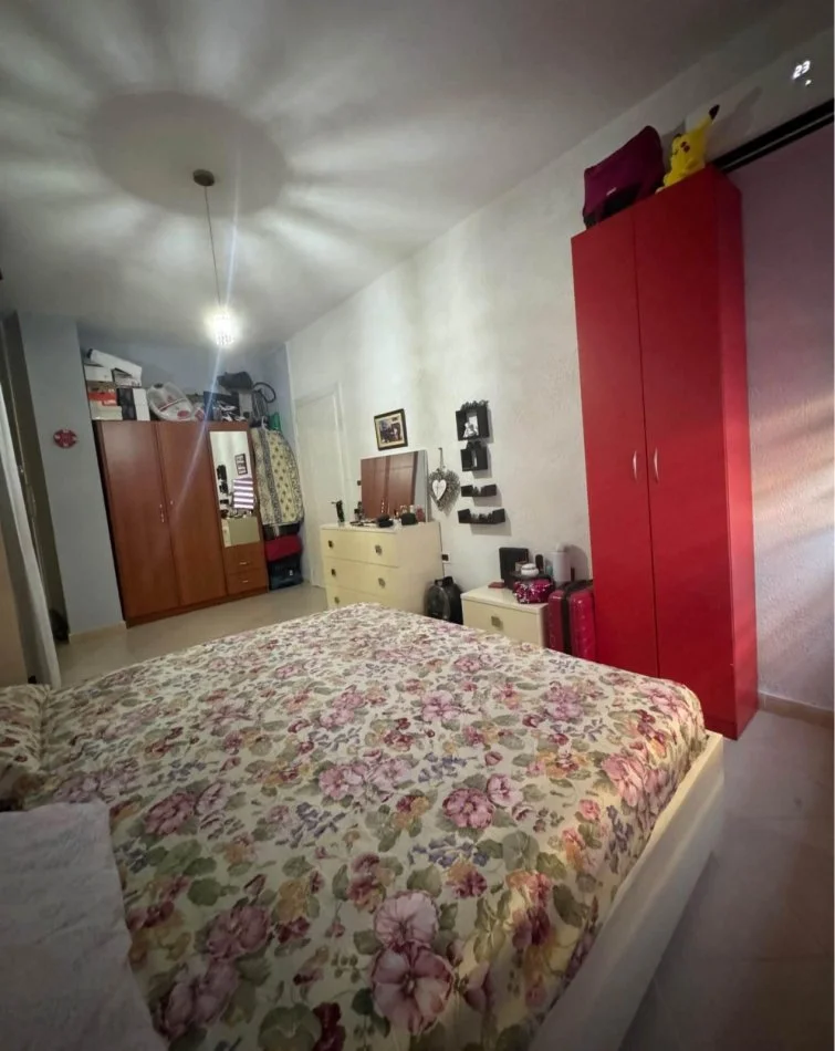 Tirane, shitet apartament 2+1 Kati 2, 