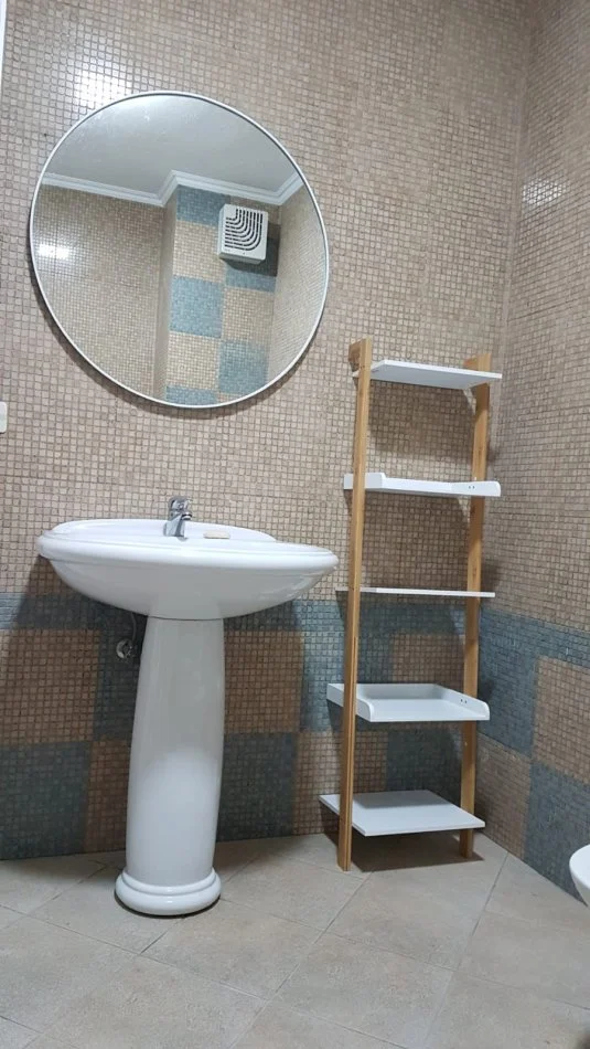 Tirane, Ambasada Gjermane jepet me qera apartament 2+1+Ballkon Kati 8, 112 m² 750 € (Frederik shiroka)