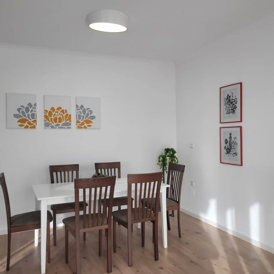 Tirane, Ambasada Gjermane jepet me qera apartament 2+1+Ballkon Kati 8, 112 m² 750 € (Frederik shiroka)