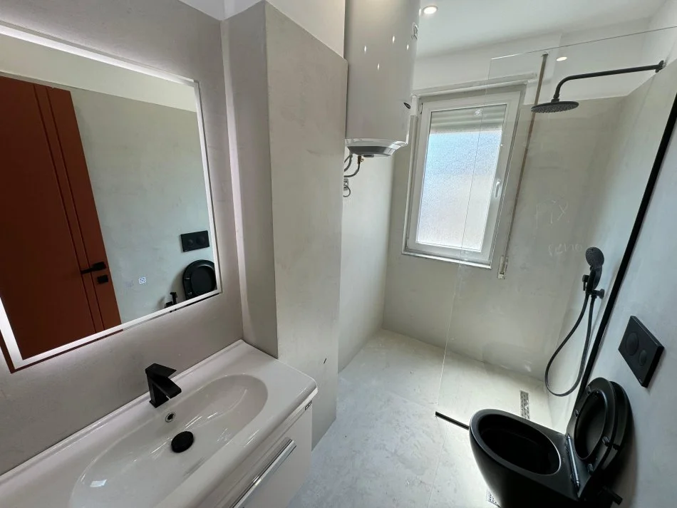 Tirane, shitet apartament 1+1+Aneks+Ballkon Kati 6, 66 m² 155.000 € (Komuna e Parisit)