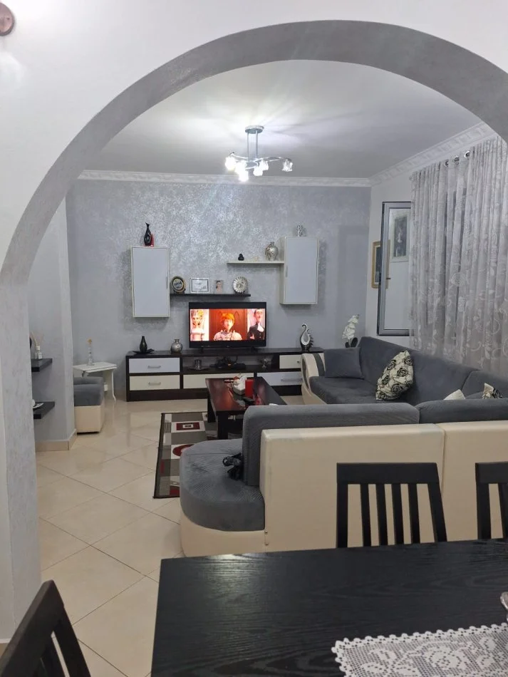 Shqiperi, shitet Vile 2 Katshe , 290 m²