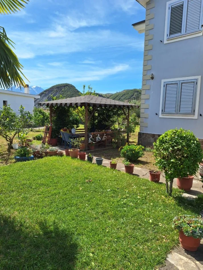 Shqiperi, shitet Vile 2 Katshe , 290 m²