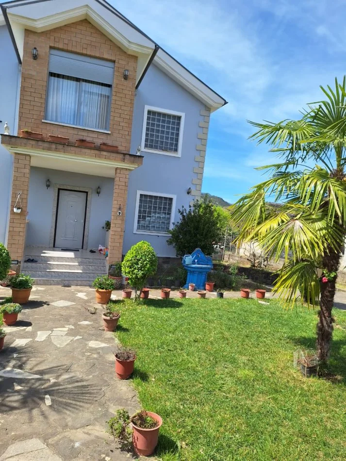 Shqiperi, shitet Vile 2 Katshe , 290 m²