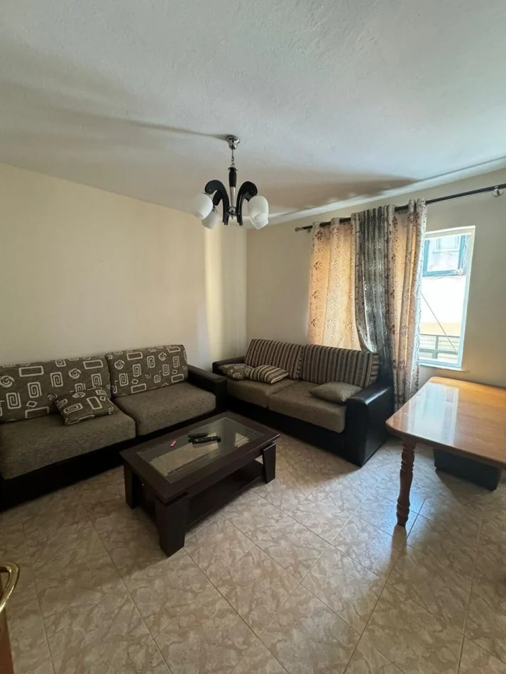 Tirane, shitet apartament 2+1 Kati 4, 