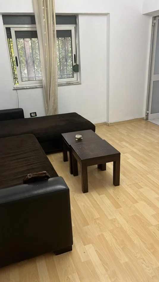 Durres, jepet me qera apartament 1+1 Kati 2, 60 m² (Tek Pallatet e Arabit, Don Bosko)