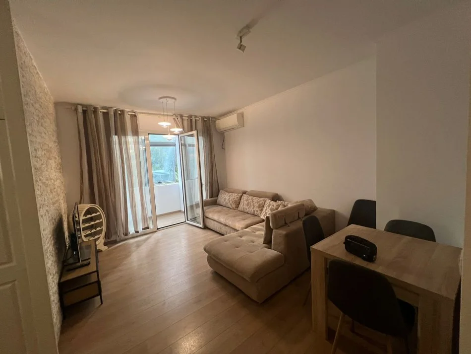 Tirane, shitet 2+1 Kati 2, 