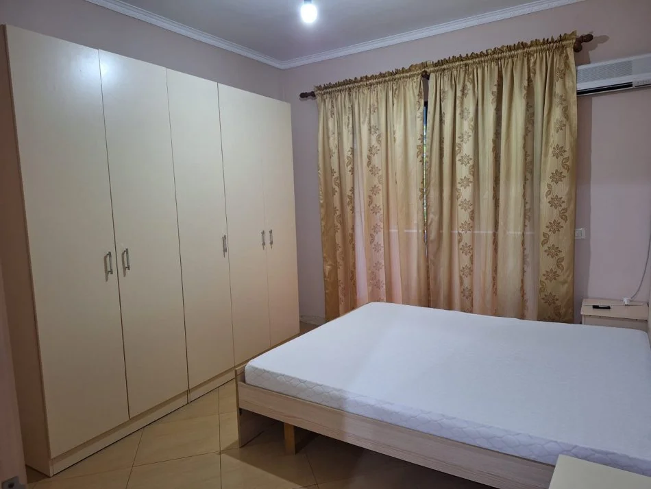 Tirane, jepet me qera apartament 1+1+Ballkon Kati 2, 62 m² 32.000 Lek (Thoma Koxhaj)