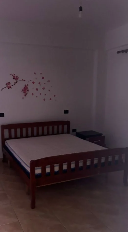 Tirane, jepet me qera garsonier 1+1 Kati 2, 30 m² (Pran Ambasades Turke, Vilat Gjermane)