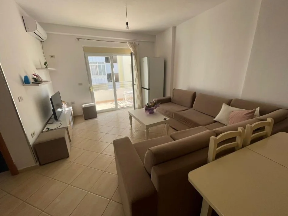 Vlore, jap me qera apartament 1+1+Ballkon Kati 6, 70 m² 380 € (Lungomare)