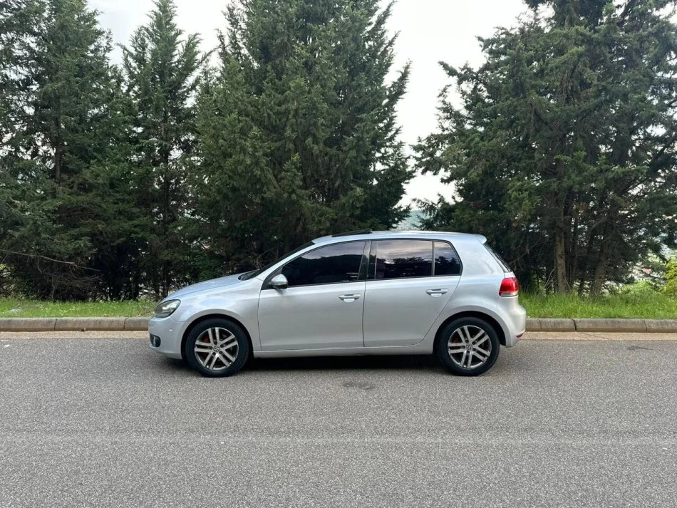 Elbasan, shes makine GOLF 6 2011 Nafte, gri e erret automatik 153.000 km