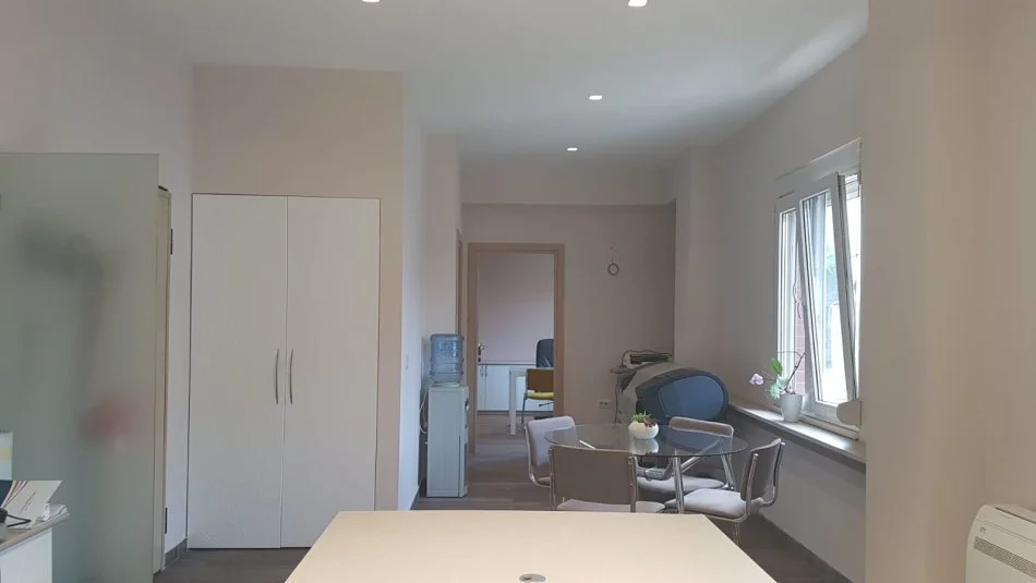 Tirane, jepet me qera apartament Kati 1, 73 m² 499 € (E Bogdaneve)