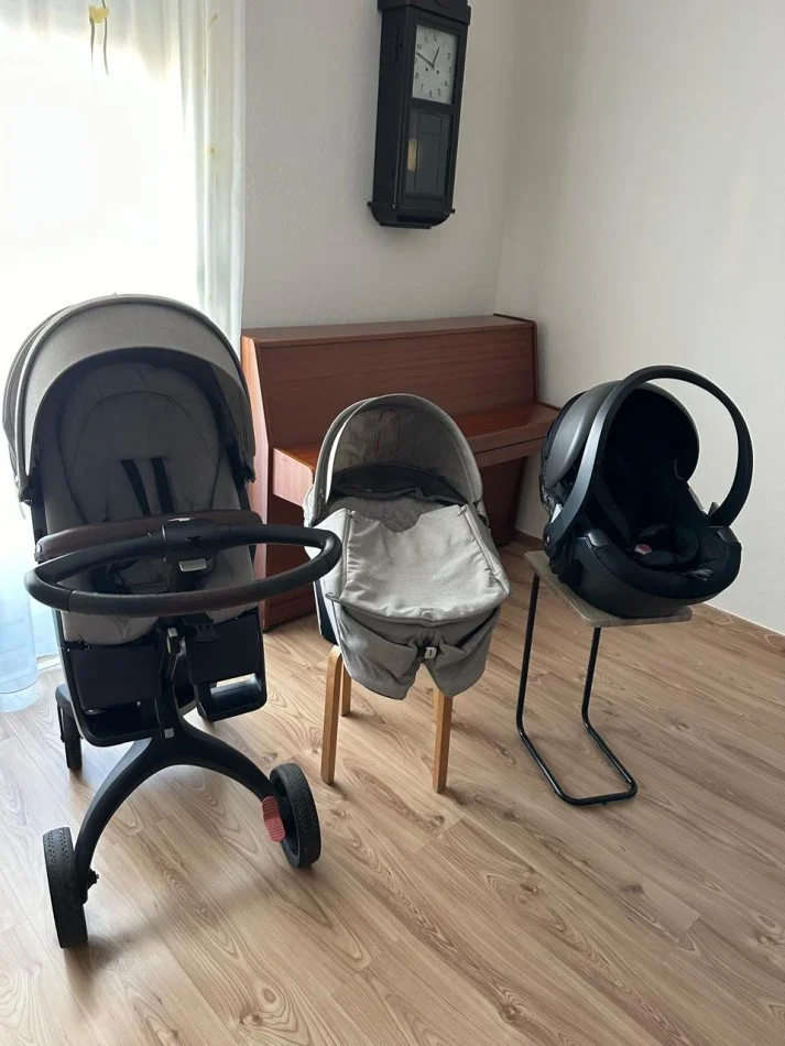 Tirane, shes Karroce femije Stokke Xplory V6 me portbebe, ndenjese makine, winter kit etj 625 €