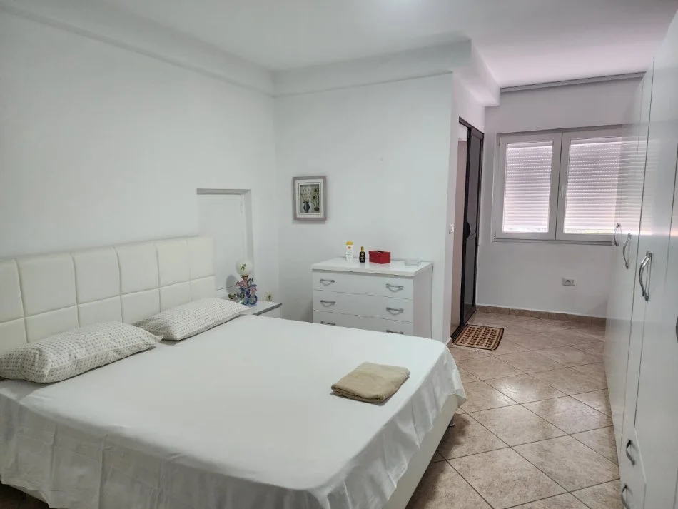 Tirane, jepet me qera apartament 3+1+Ballkon Kati 6, 1 m² 650 € (Irfan tomini)