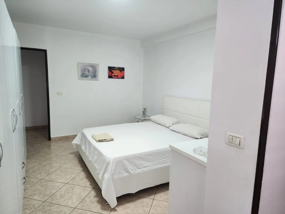 Tirane, jepet me qera apartament 3+1+Ballkon Kati 6, 1 m² 650 € (Irfan tomini)