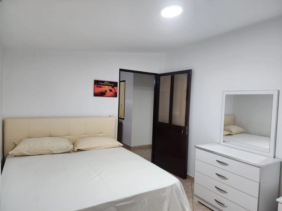 Tirane, jepet me qera apartament 3+1+Ballkon Kati 6, 1 m² 650 € (Irfan tomini)