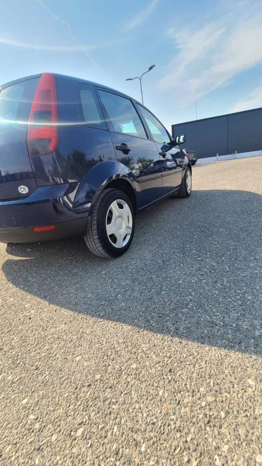 Tirane, shes makine Ford Fiesta Benzin, blu manuale Kondicioner 201.000 km 1.700 €