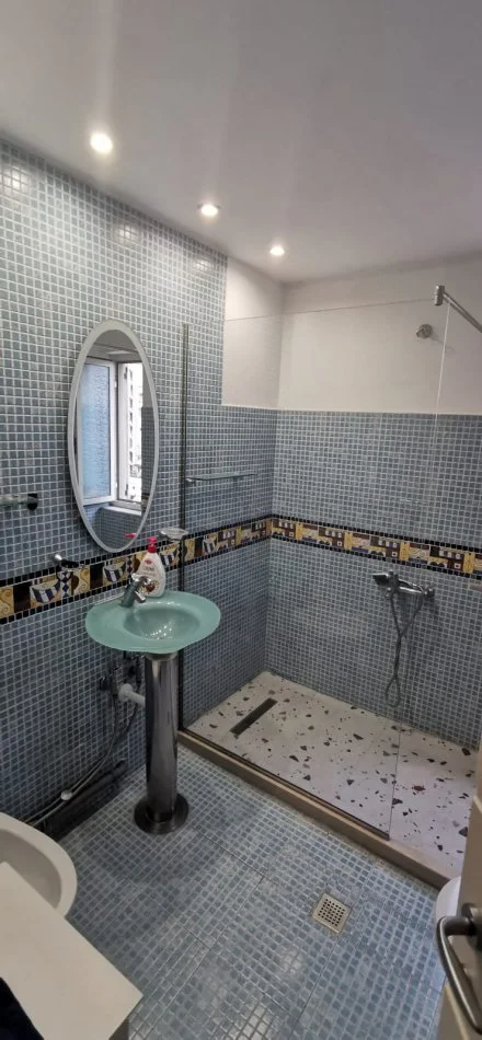 Tirane, jepet me qera apartament 2+1+Aneks+Ballkon Kati 7, 95 m² 651 € 