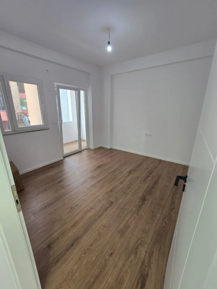 Tirane, shitet apartament 2+1+2 , Kati 2, 87 m² 210.000 € (ELBASANIT)