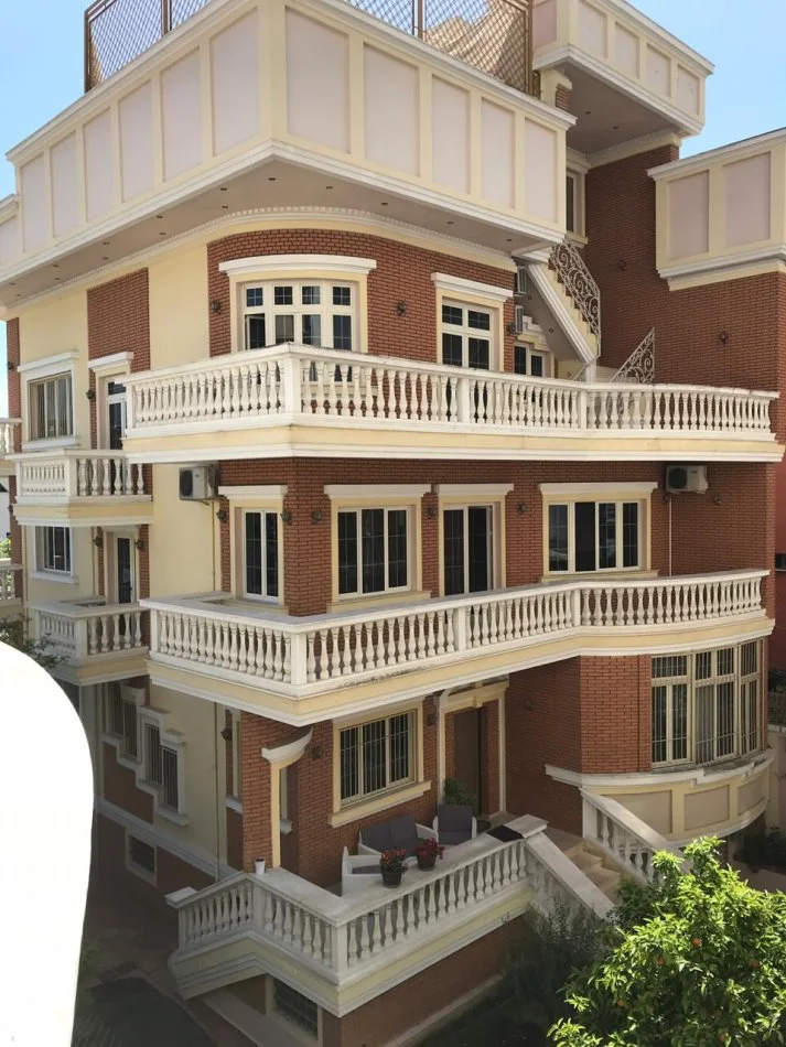 Tirane, shitet Vile , 610 m²,415 m2 truall, 4.000.000 € (KOPSHTI BOTANIK),TIRANE